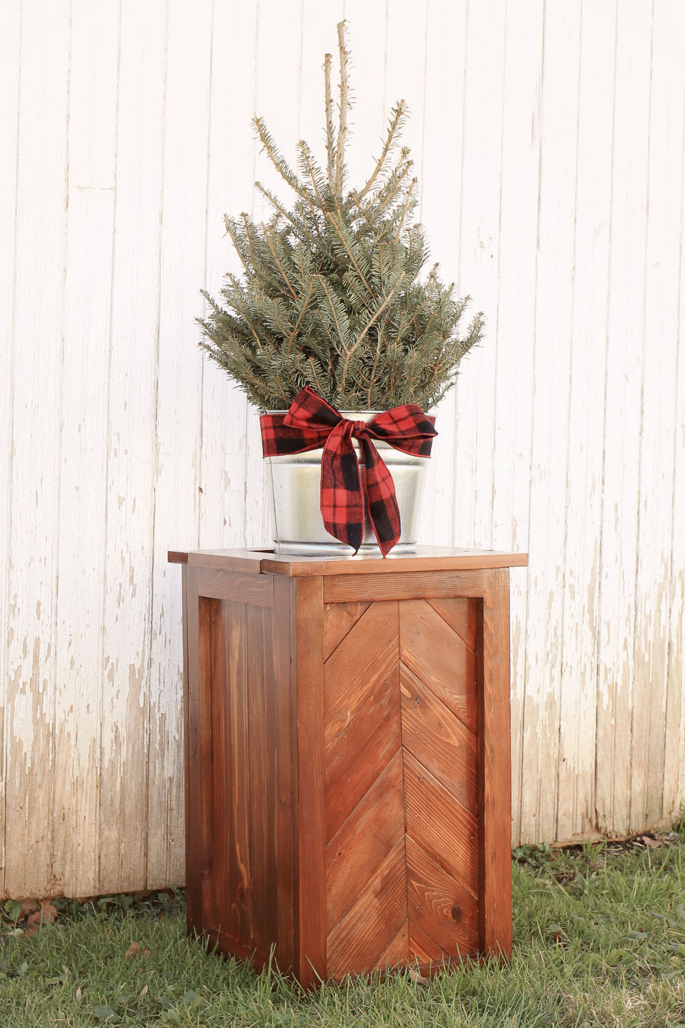 DIY Chevron Planter Stand