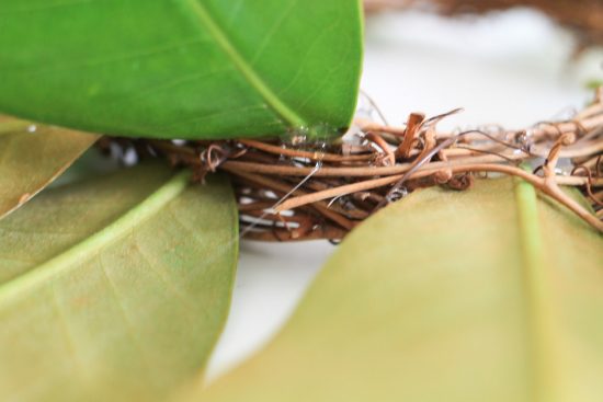 How to make a magnolia wreath DIY