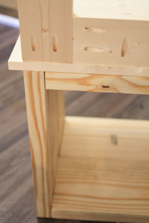 Attaching tree hall frame to bench top with kreg screws and wood glue