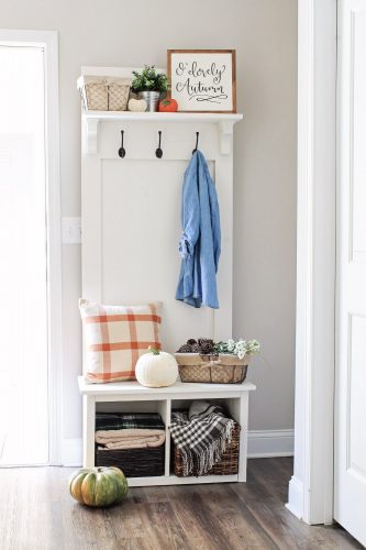 Fall Entryway Farmhouse Decor