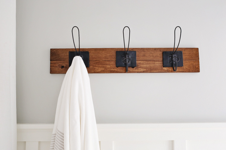 Here's How to Make a Rustic Towel Rack