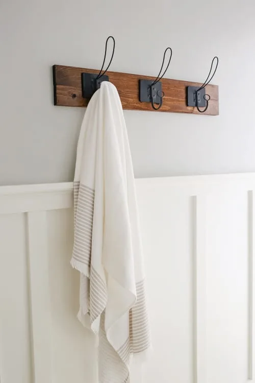 Farmhouse Style Diy Towel Rack Angela Marie Made - Bathroom Towel Rack Diy