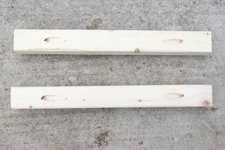 Ajoutez des trous de poche aux planches de bois