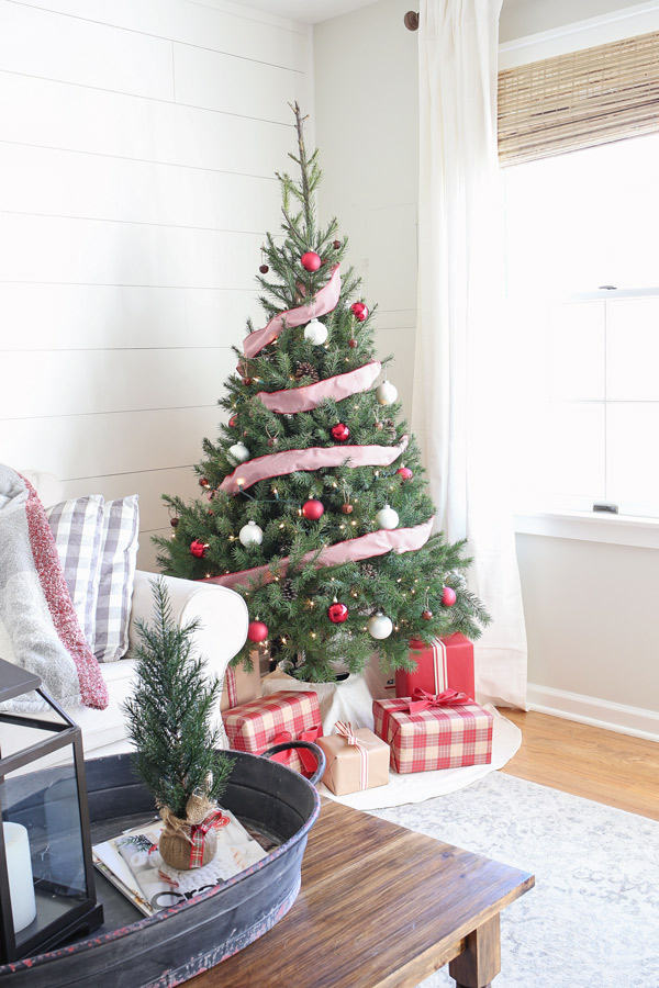 Rustic Red and White Christmas Tree Decor