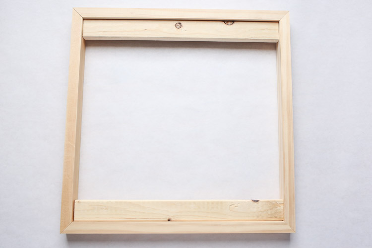How to Make a Large Picture Frame on a Budget