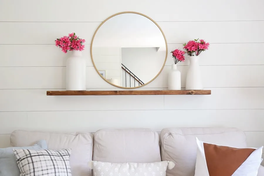 Easy Diy Floating Shelf With Brackets, Can You Use Brackets With Floating Shelves
