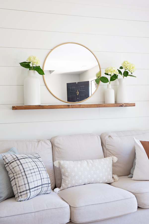 Easy DIY floating shelf with brackets