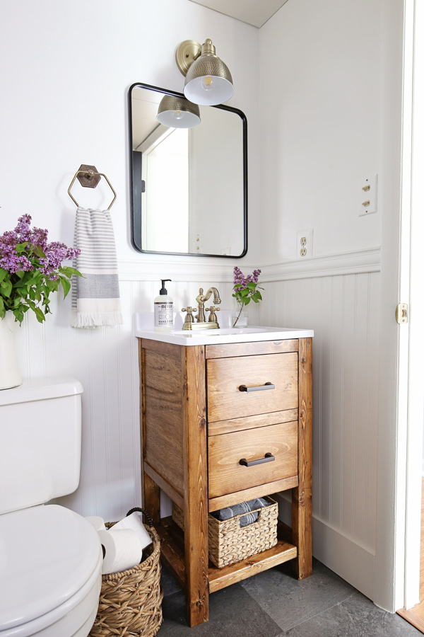 Small bathroom makeover with rustic and classic style