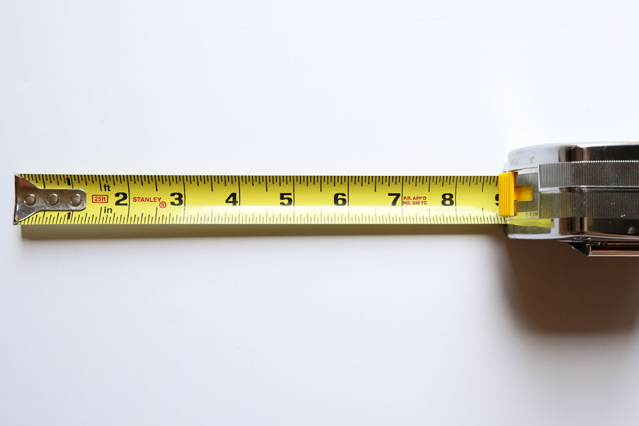 How to Read a Tape Measure in Inches (FREE Cheatsheet!)