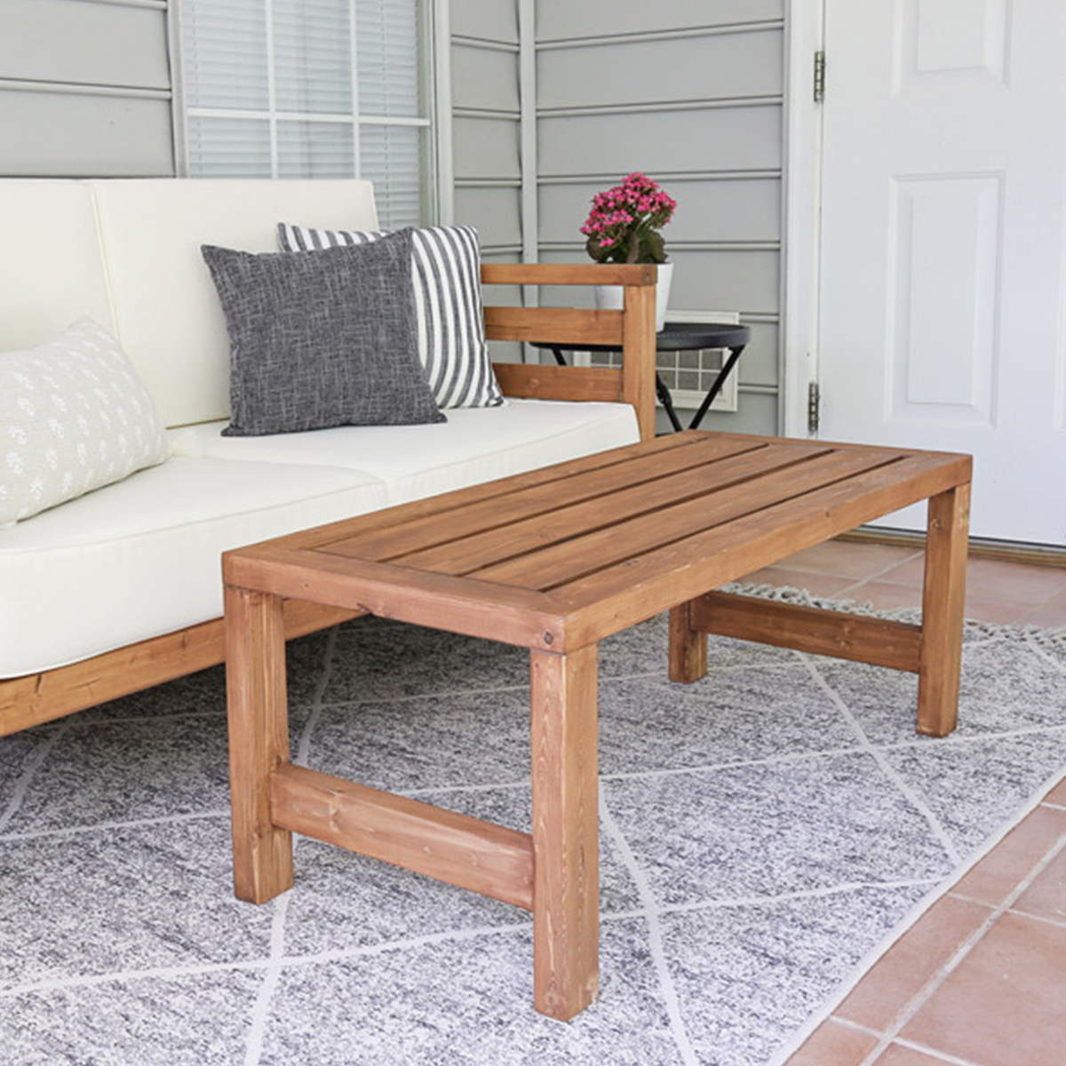 DIY outdoor coffee table stained
