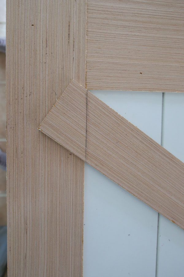 marking cut line for angled barn door trim boards