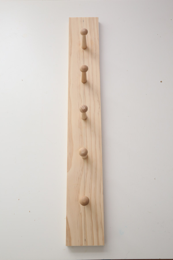 Wood Peg Rack, Wood Peg Rack for Six Coats or Jackets