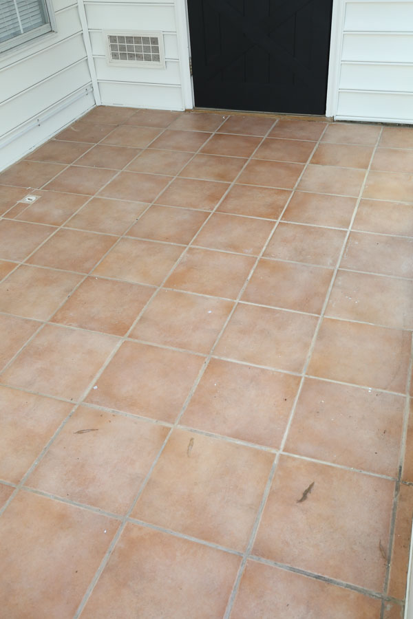 Old pInk ceramic floor tiles BEFORE painting