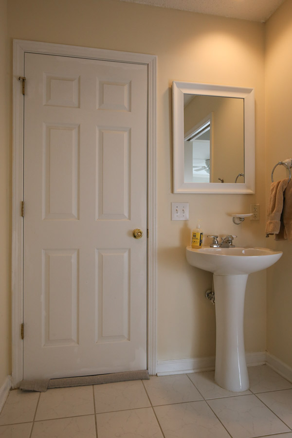 sink popcorn ceiling before bathroom makeover