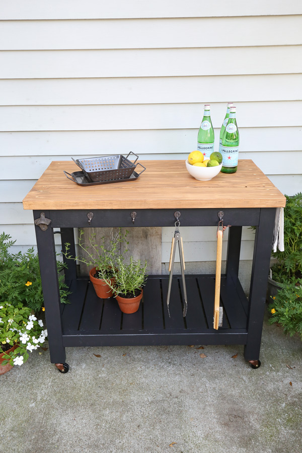 diy grill table on caster wheels with grill accessories
