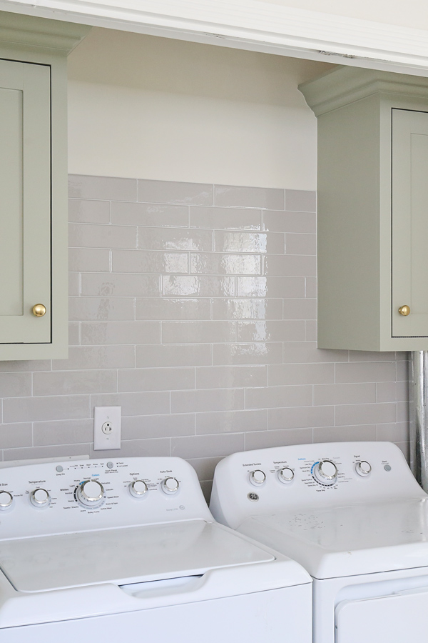 how to install peel and stick backsplash on wall in laundry room