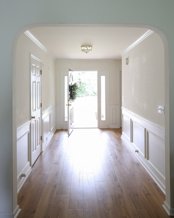 picture frame molding in entryway