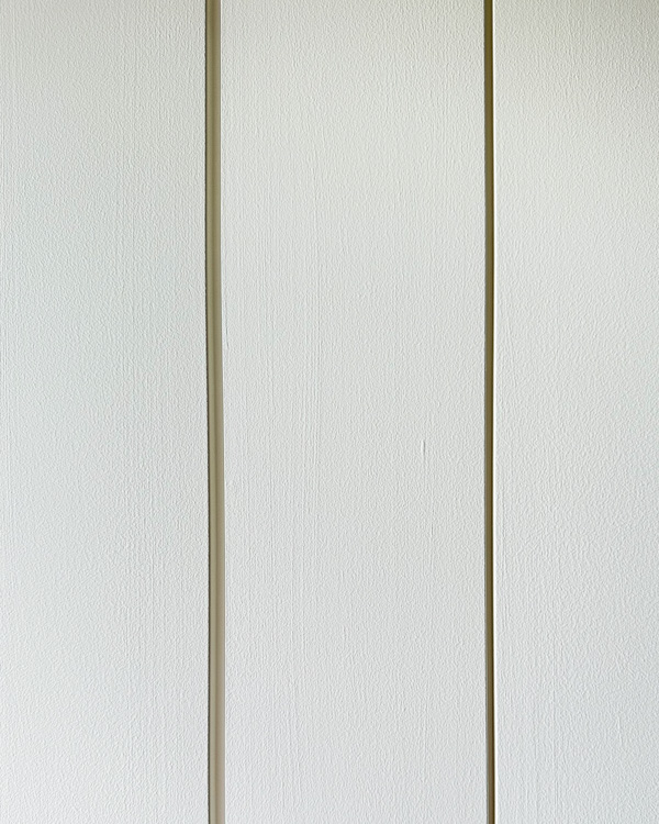 uneven and oversized gap for shiplap board vs correct, even gap