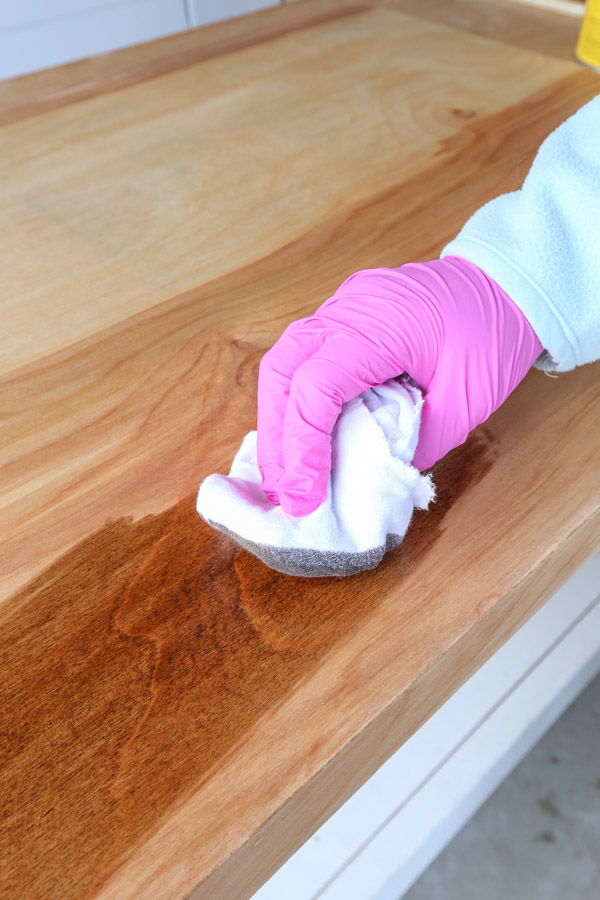 how to stain brich plywood and applying first coat of wood stain to wood