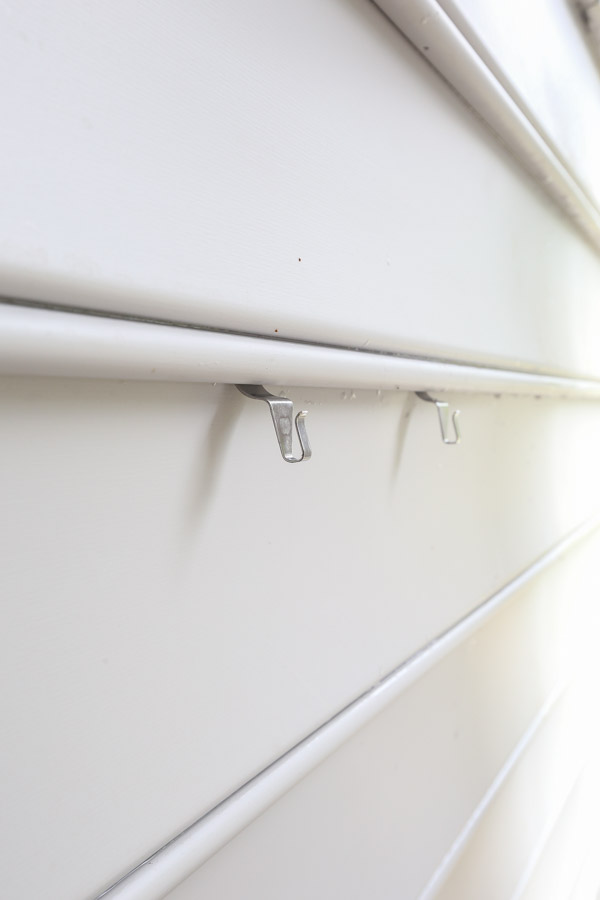 vinyl siding hooks on vinyl siding