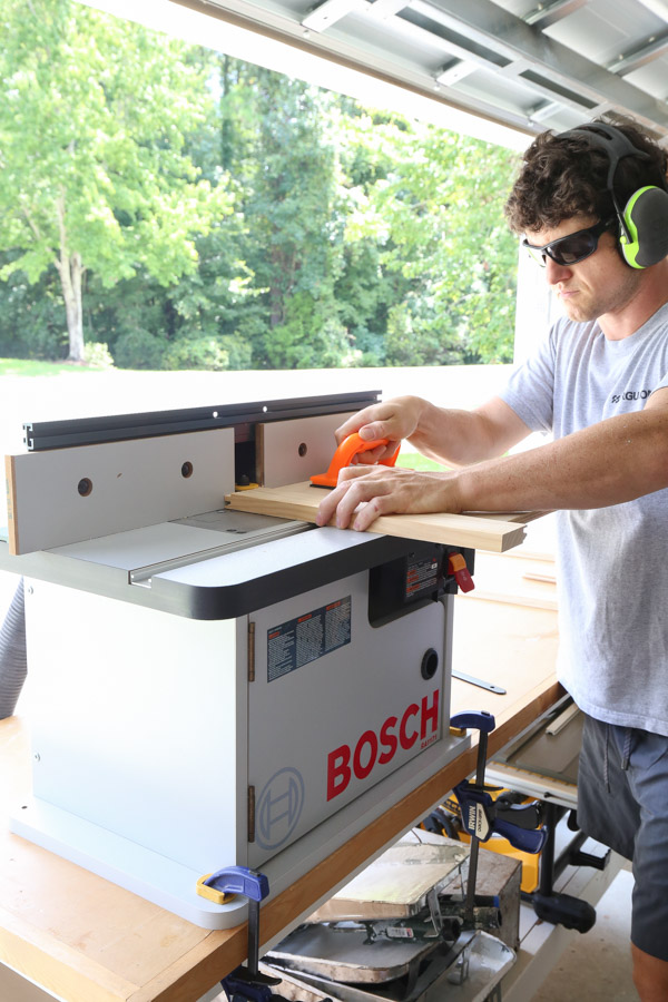 using router table to make cabinet doors
