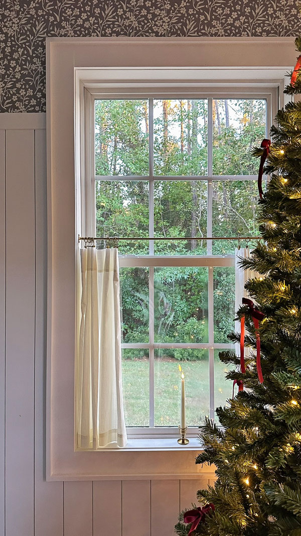 Old fashioned christmas window candles clearance