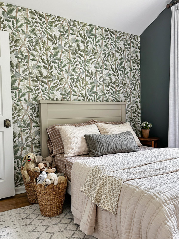 Casual and Beautiful Spring Bedding Refresh. How to Layer bedding like a designer. 