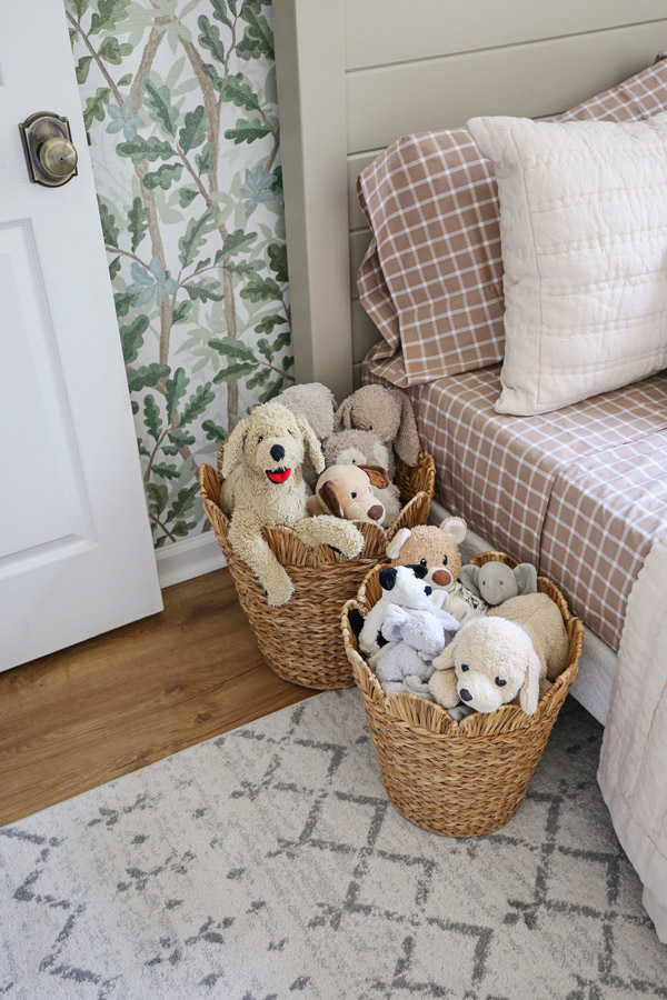 big boy bedroom decor and bedding. rustic woodland theme.