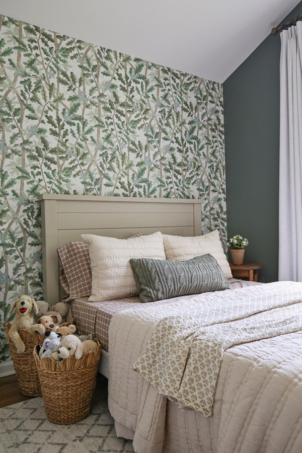 big boy bedroom decor and bedding. rustic woodland theme.