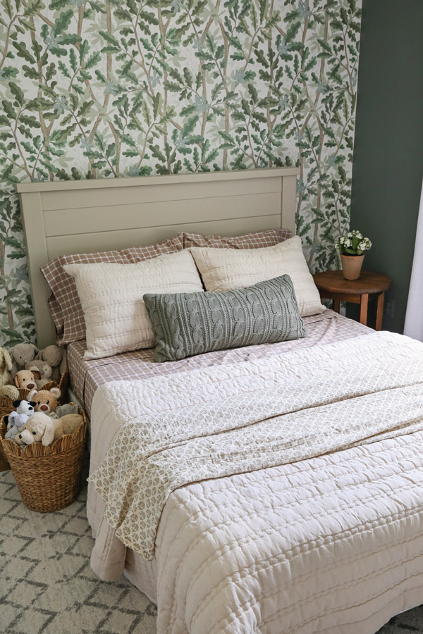 big boy bedroom decor and bedding. rustic woodland theme.