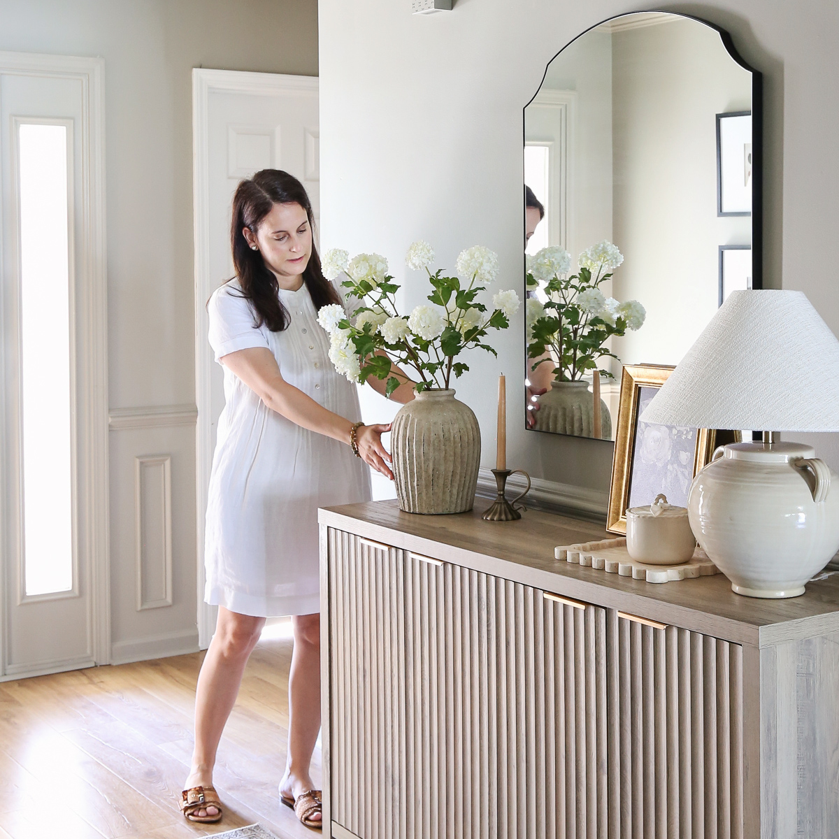fluted sideboard and entryway table decor, entryway decor ideas