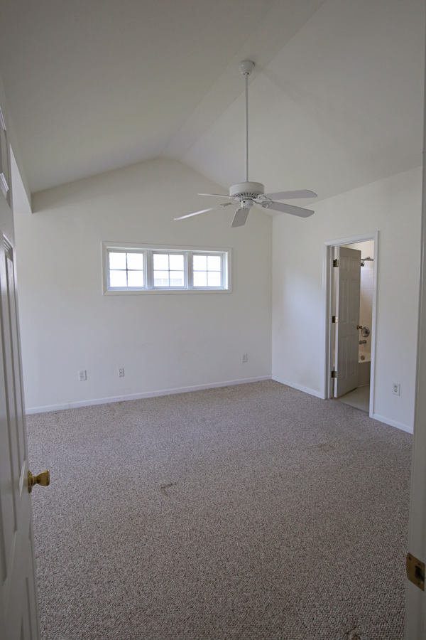 bedroom before makeover