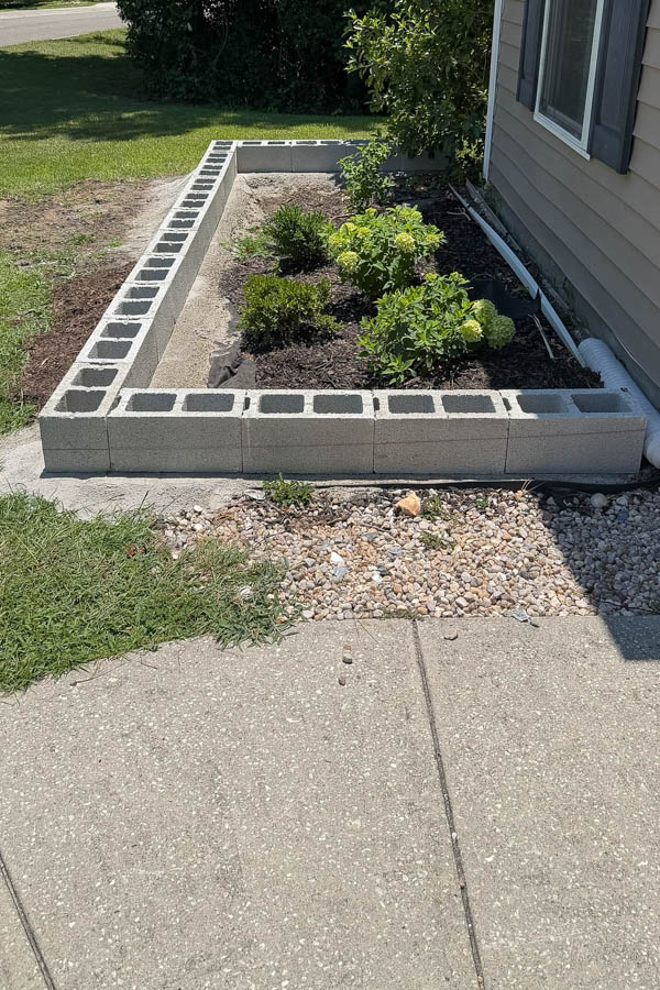 DIY stone wall for garden bed